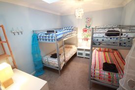 Twin bunkbed room